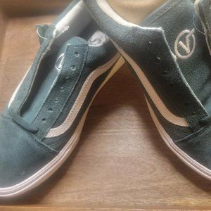 NWT Van's Suede Old Skool Spruce/Forrest Green | Size Women 9 | Men 7.5